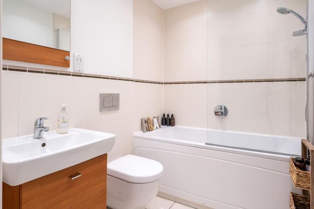 Joelle'S Place Bath Dış mekan fotoğraf